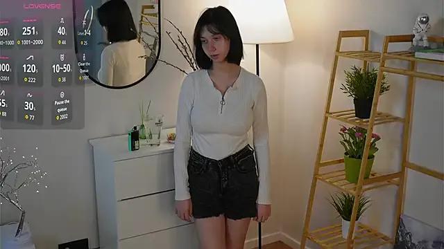 SuzanneHowse from StripChat is Freechat