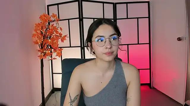 Try girls webcam shows. Sweet cute Free Performers.