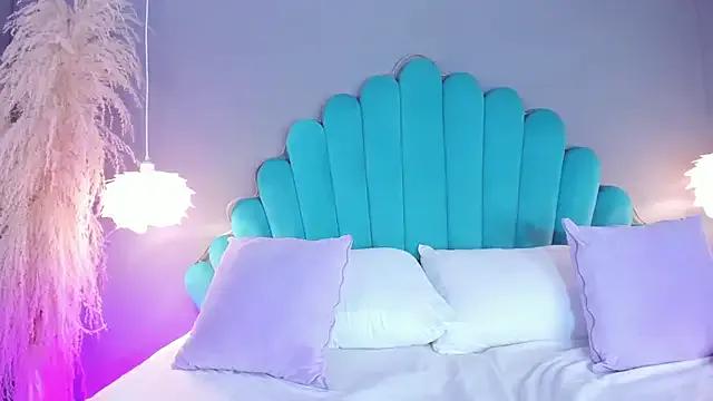 SweetAnngell from StripChat is Freechat