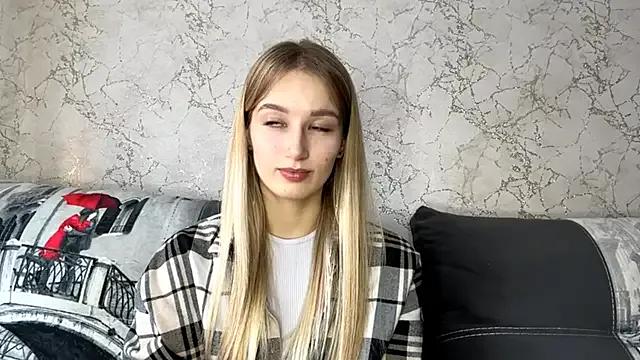 SweetCatherine from StripChat is Freechat