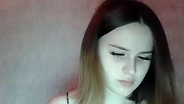 SweetLoraa from StripChat is Freechat