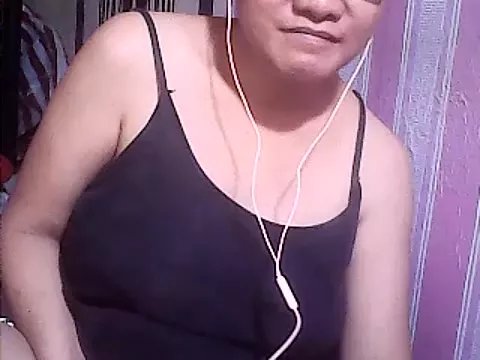 Freechat sweetsosie18 on StripChat