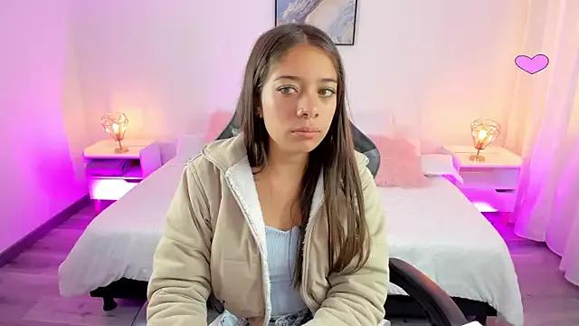sweettiffanii from StripChat is Freechat