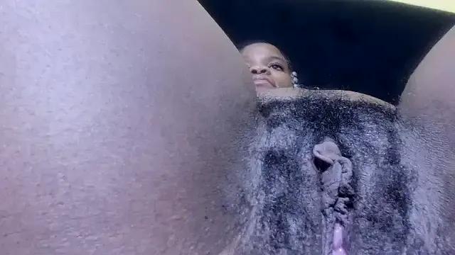 SweetTitties21 from StripChat