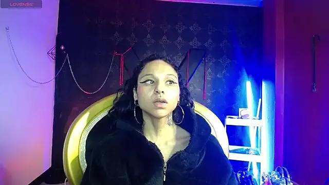 Sweettpleasure from StripChat is Freechat