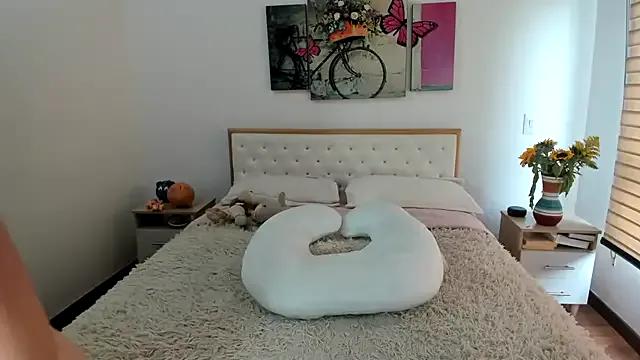 Tania_xw from StripChat is Freechat