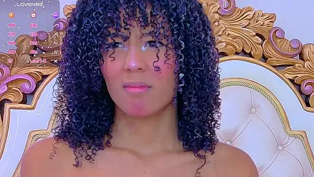 TaniaSanz from StripChat is Freechat