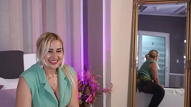 TatianaHeat from StripChat is Freechat