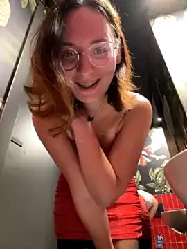 Discover outside webcam shows. Sexy cute Free Performers.