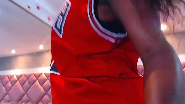 Thegreatonelady from StripChat is Freechat