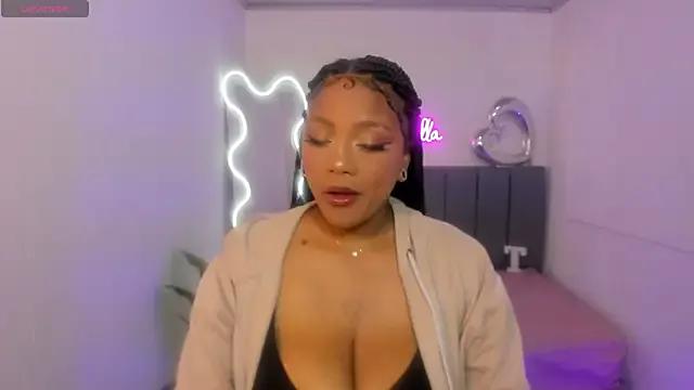 THIANA_TAY from StripChat is Freechat