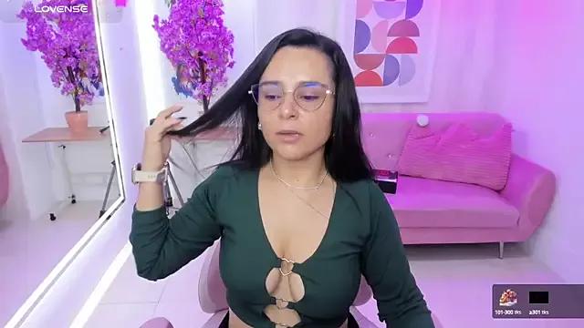 Tiara_rr from StripChat is Freechat