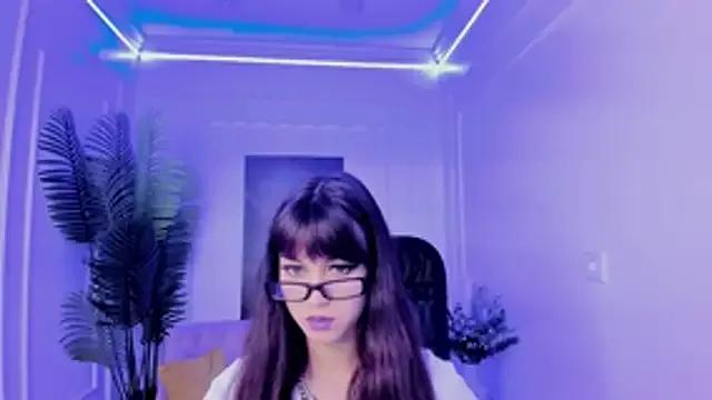 TiffanyYounge from StripChat is Freechat