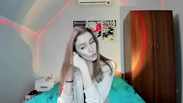 tinyglow from StripChat is Freechat