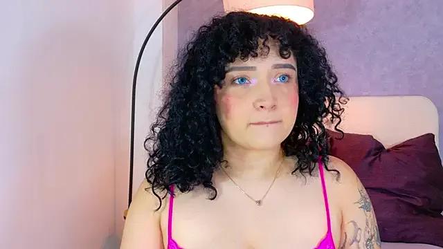 Tracielowe_w from StripChat is Freechat