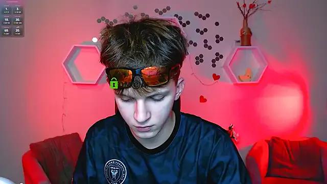 travis_wolf_ from StripChat is Freechat