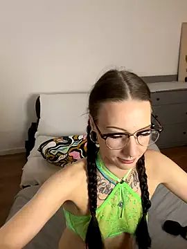 Trixie-Tainted from StripChat is Freechat