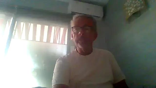 Freechat tuggy59 on StripChat