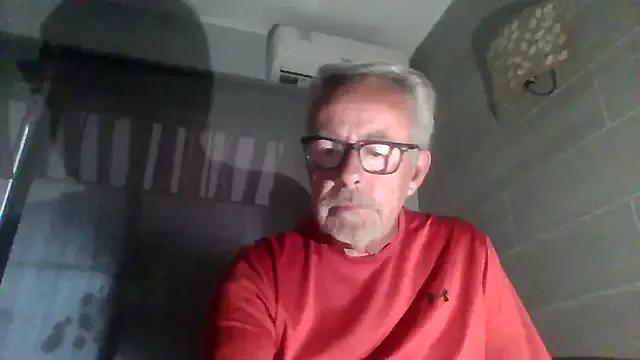 Freechat tuggy59 on StripChat