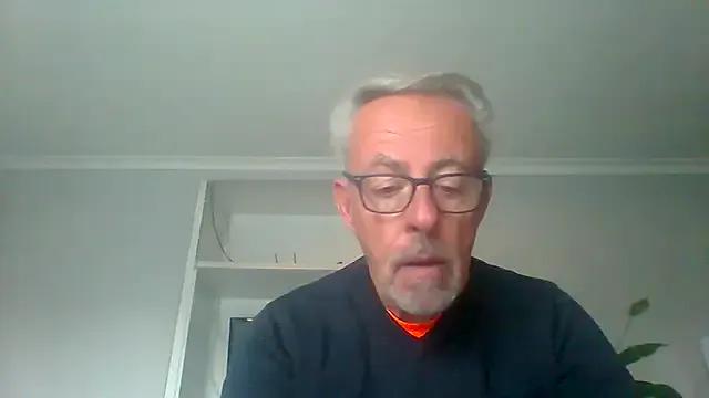 Freechat tuggy59 on StripChat