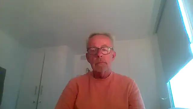 Freechat tuggy59 on StripChat