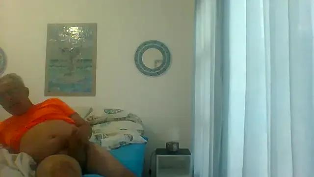 Freechat tuggy59 on StripChat