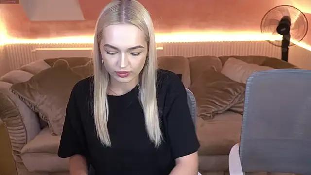 Ulianna_Meow from StripChat is Freechat