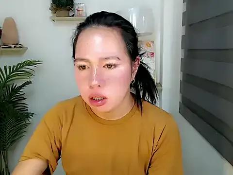 Ur_lovely_kim from StripChat is Freechat