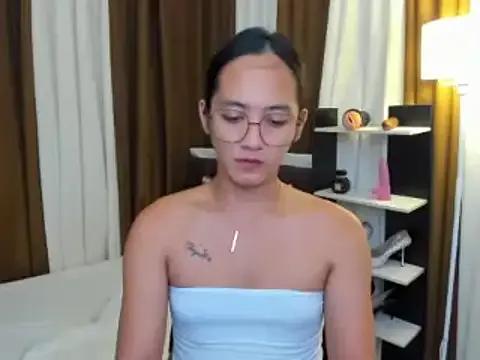 URHottestAngel from StripChat is Freechat