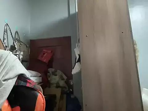 Try girls webcam shows. Sweet cute Free Performers.