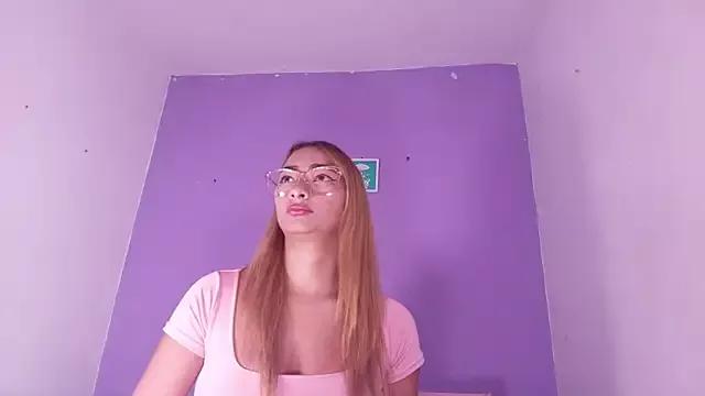 Try girls webcam shows. Sweet cute Free Performers.