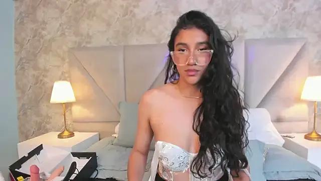 ValentiinaCruz from StripChat is Freechat