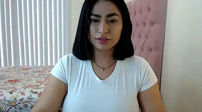 VALENTINA-DIAZ from StripChat is Freechat
