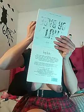 Valentina_Squirt- from StripChat is Freechat