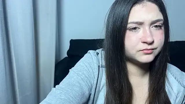 valentinauwu from StripChat is Freechat