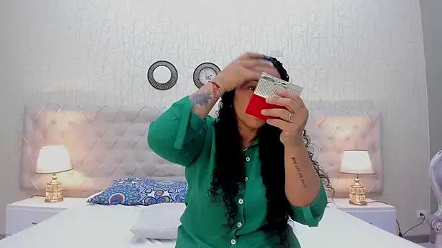 VaniaRose from StripChat is Freechat