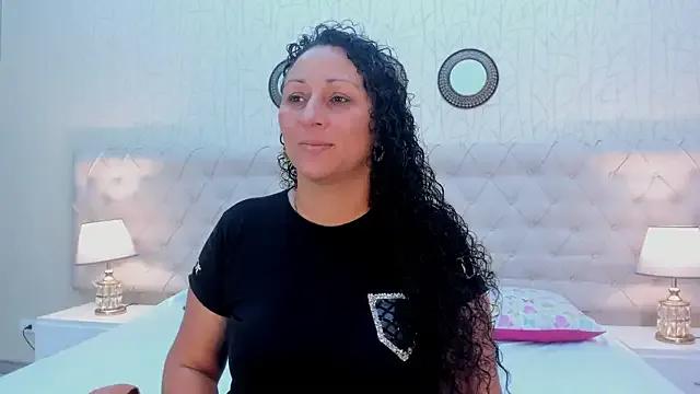 VaniaRose from StripChat is Freechat