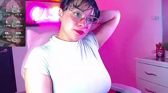 Vannessa__Shy from StripChat is Freechat