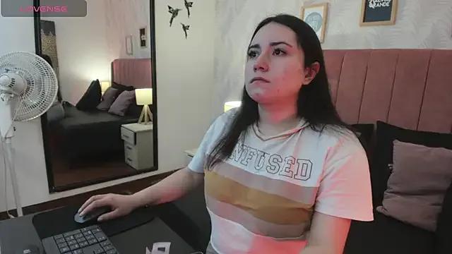 Velvet_lux from StripChat is Freechat