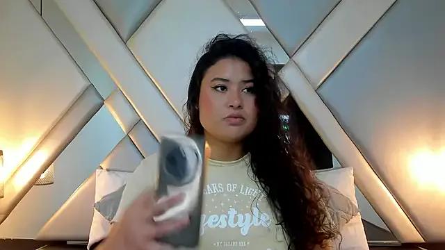 VELVETHUNTER_VC from StripChat is Freechat