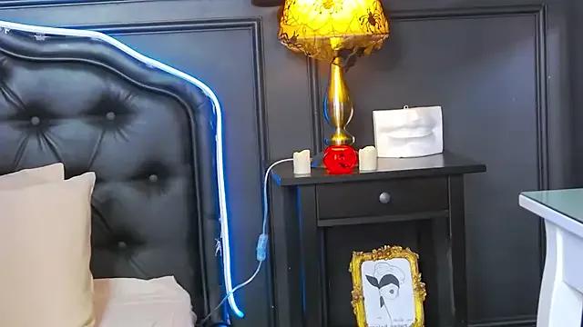 VeronicaLine from StripChat is Freechat