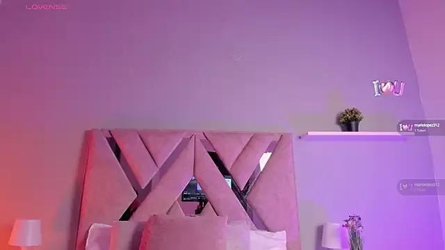 victoria_becker_ from StripChat is Freechat