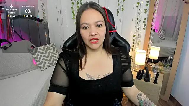 Victoria_Wilde_ from StripChat is Freechat