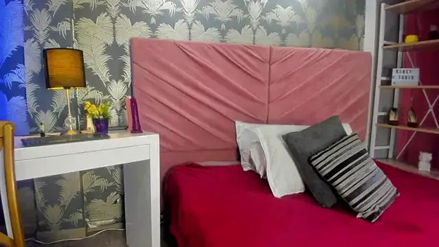 VictoriaQueen_Fg from StripChat is Freechat