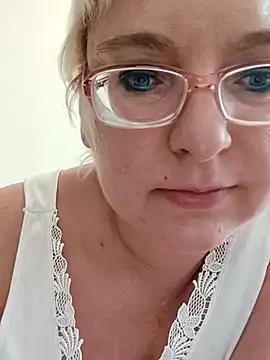 VikaKing from StripChat is Freechat
