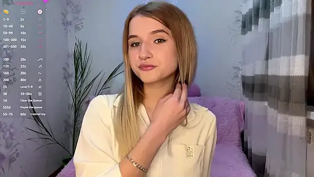 VikkiWittel from StripChat is Freechat