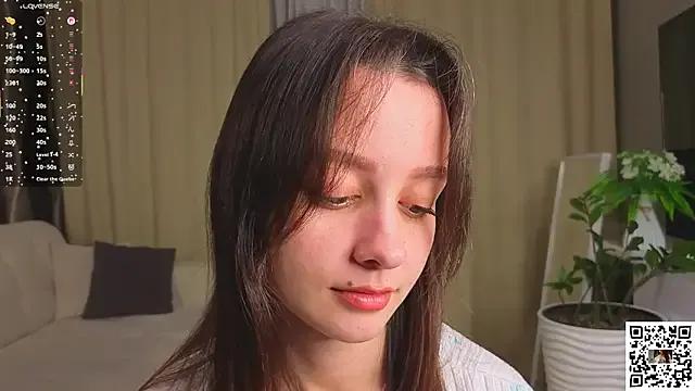 VineciaDestors from StripChat is Freechat
