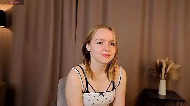 VinnieSerrano from StripChat is Freechat