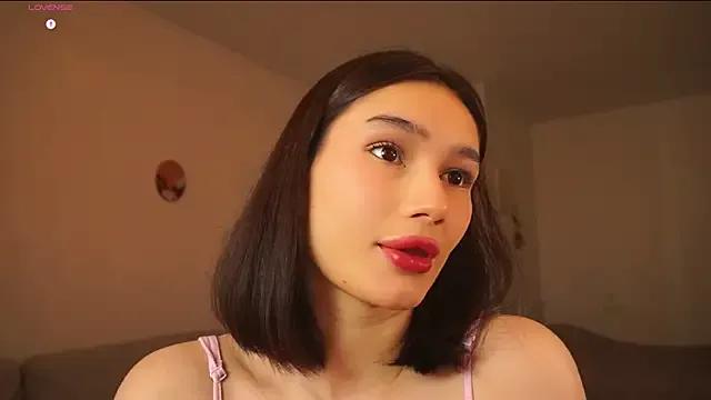 ViolaVow from StripChat is Freechat