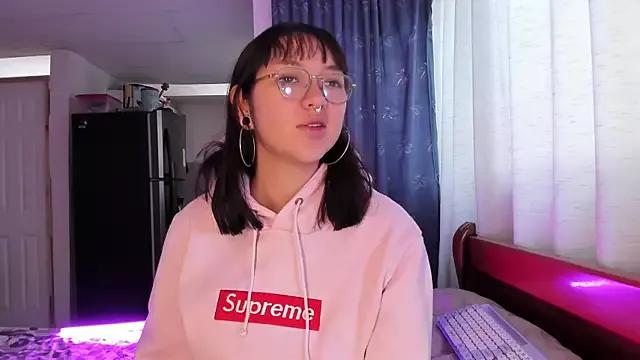 VioletaaLee_ from StripChat is Freechat